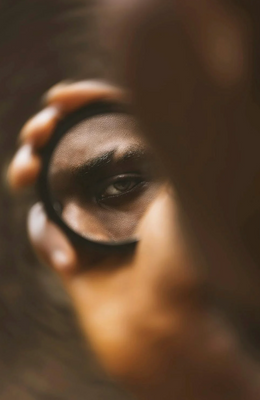 Protecting yourself from the evil eye today: a symbolic, deliberate, and modern form of protection đ§ż
