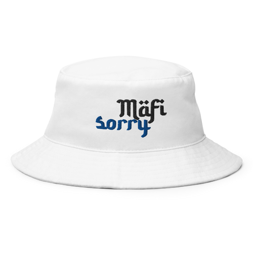 Béret blanc Ayoun ecrit "Mafi Sorry"