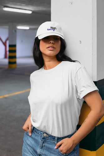 femme qui porte casquette Ayoun Mafi Sorry