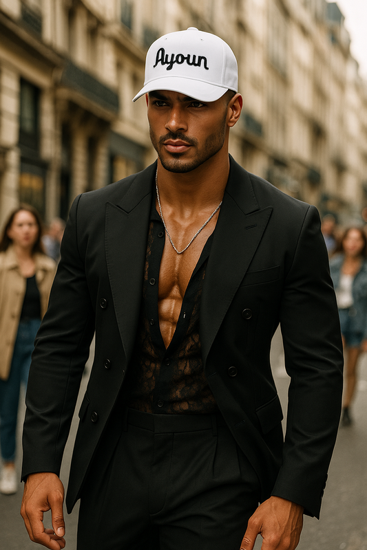 homme musclé avec casquette Ayoun