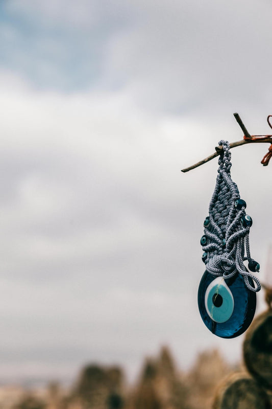 grigri contre le mauvais oeil suspendu